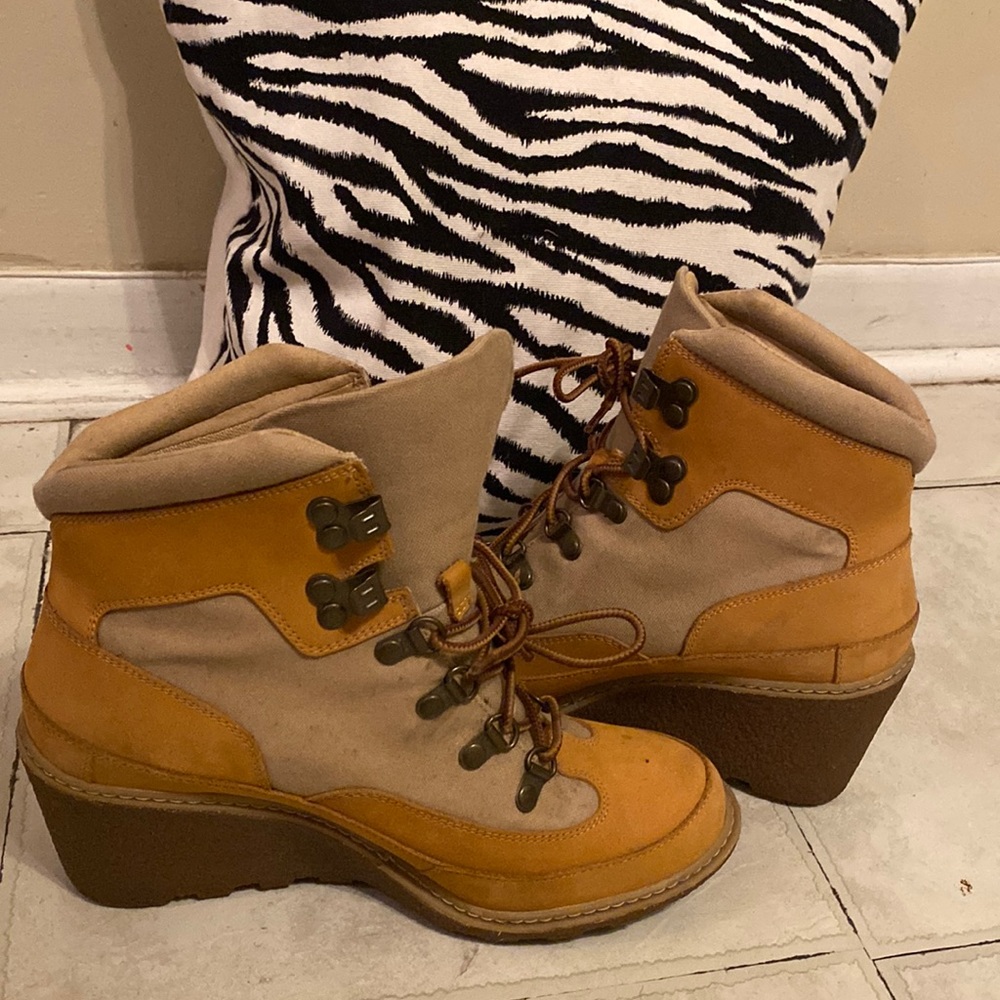 Timberland wedge shoes size US 8.5